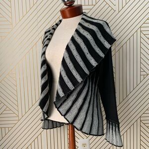 Angel Design by Sabri Ozel Italian Circle Cardigan  Knit Pleated bell sleeves M